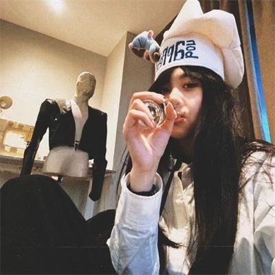 采蘑菇的夫妻